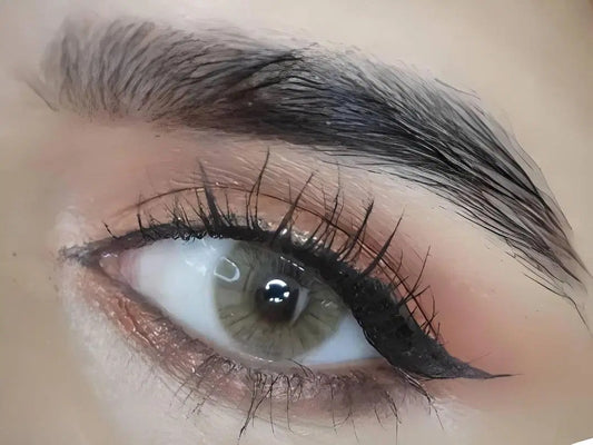Vibrant Green Bi-Weekly Disposable Eye Lenses - Natural Emerald Green with Starburst Pattern