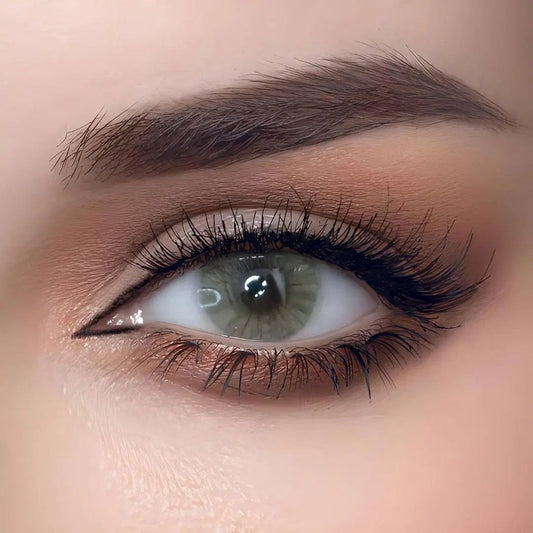 Vibrant Green Bi-Weekly Disposable Eye Lenses - Natural Emerald Green with Starburst Pattern